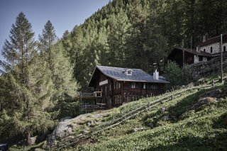 La Caban'hôtel ouvrira officiellement l'an prochain. Le restaurant est déjà en service.